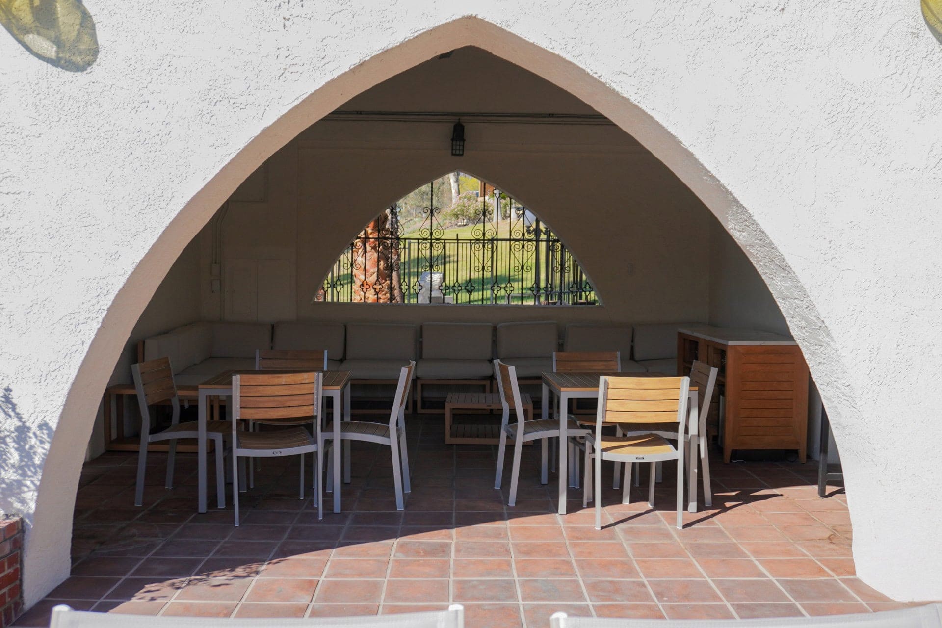 Outdoor seating area at Murrieta Hot Springs Resort for day visitors.